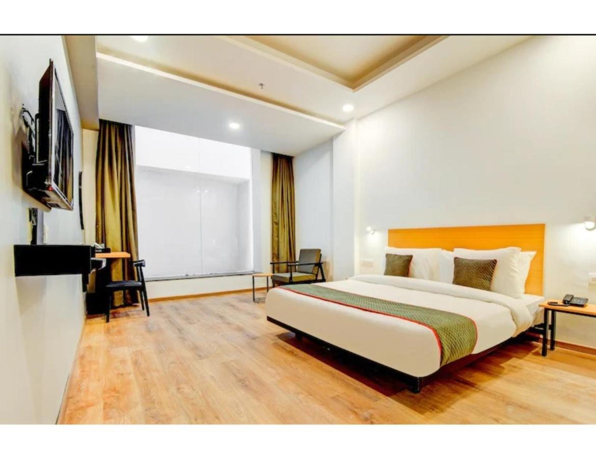Hotel Landmark, Λάκναου Εξωτερικό φωτογραφία