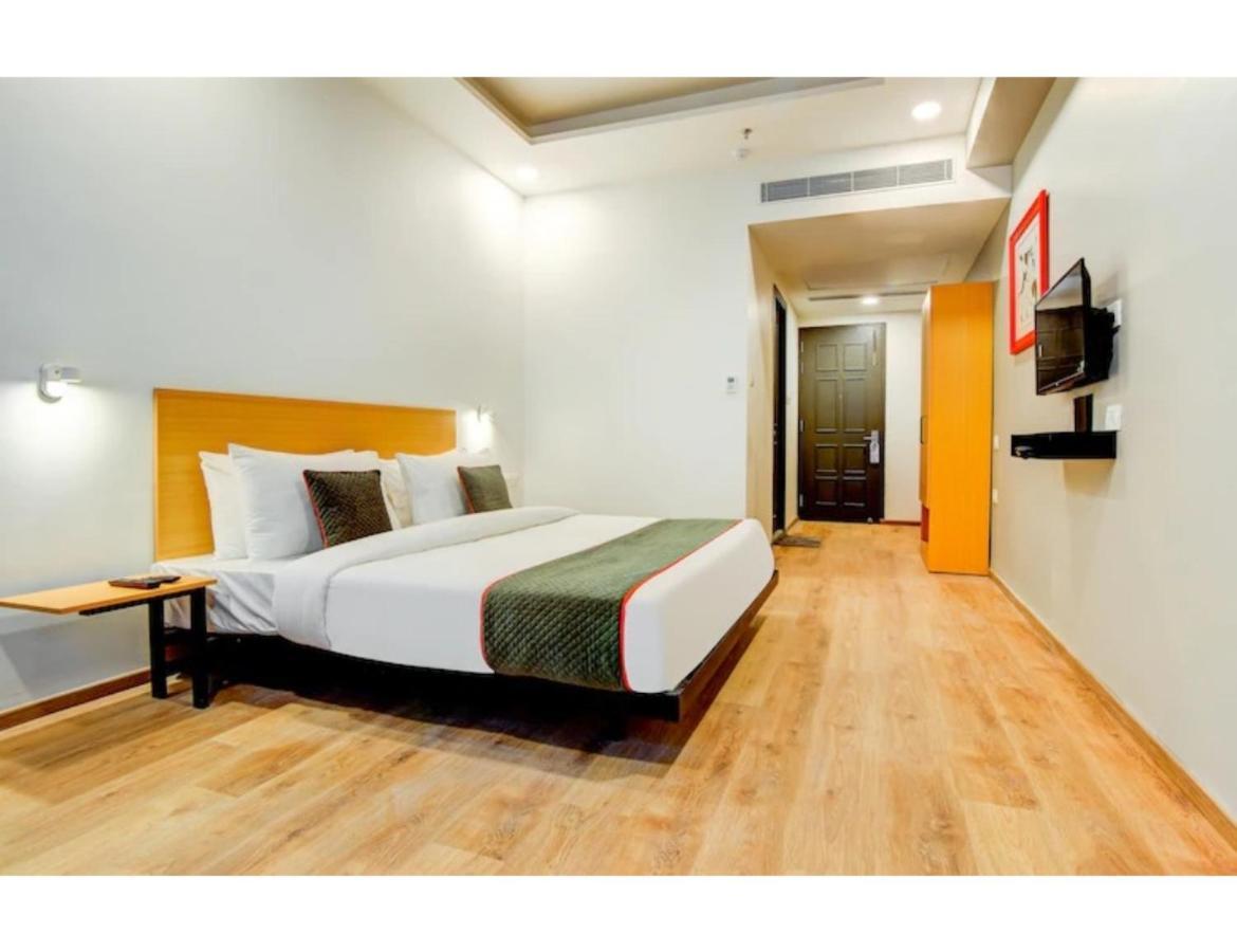 Hotel Landmark, Λάκναου Εξωτερικό φωτογραφία