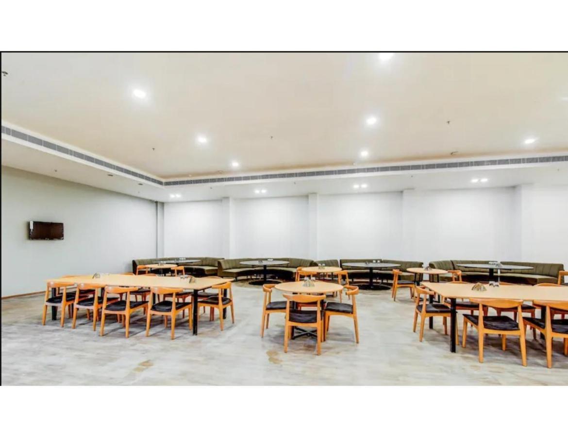Hotel Landmark, Λάκναου Εξωτερικό φωτογραφία
